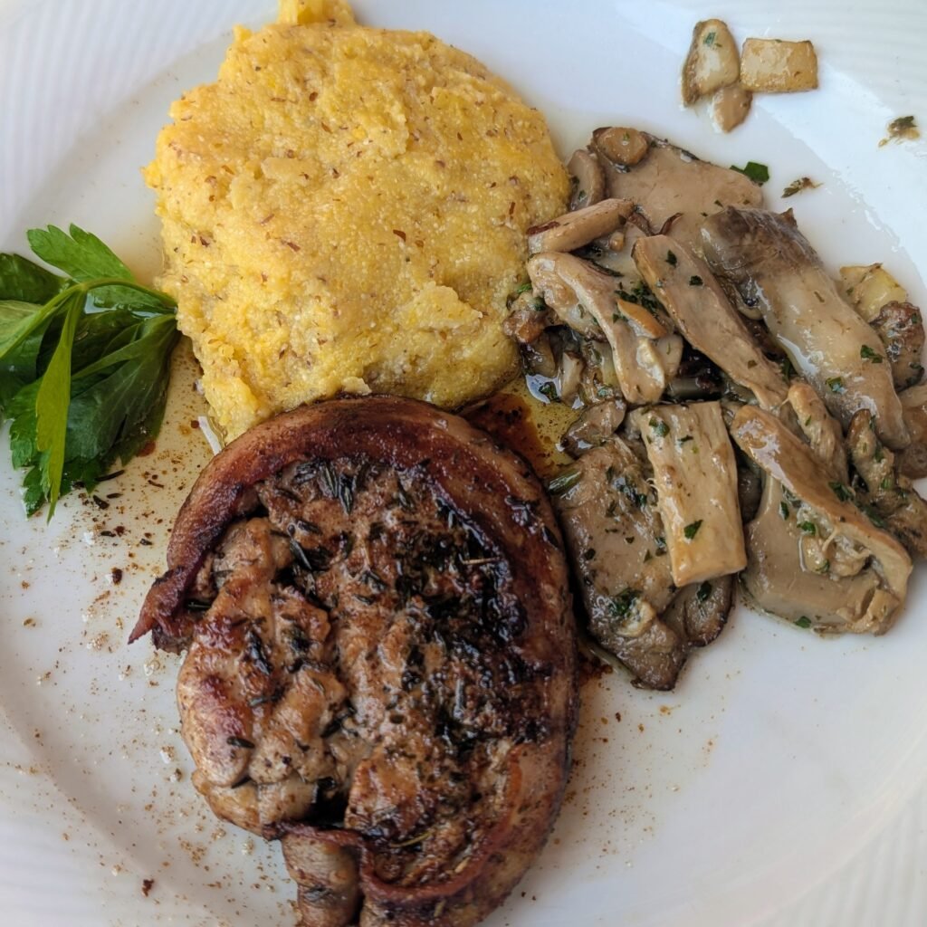 filetto-maiale-polenta-funghi